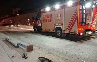 Başakşehir’de kontrolden çıkan otomobil demir...