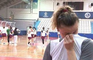 Başarılı basketbolcu Hatay’dan bahsederken gözyaşlarını...