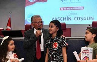 Başkan Büyükkılıç, İstiklal Marşı’na ses...