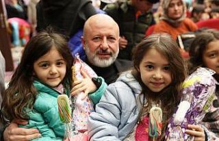 Başkan Çolakbayrakdar: “Depremzede çocuklar,...