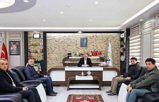 Başkan Öztürk EYT’den faydalanan personelleriyle...