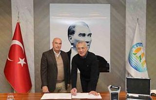 Başkan Tarhan, üreticilere toprak analiz cihazı...