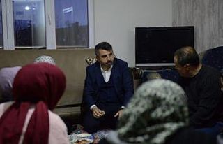 Başkan Yılmaz depremzedelerle iftar sofrasında...