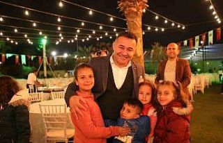 Başkan Yücel belediye personeli ile iftarda buluştu