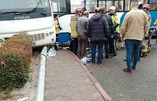 Başkent’te EGO otobüsü minibüs ile çarpıştı:...