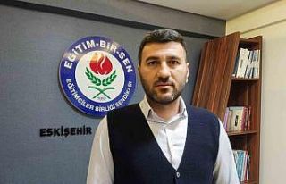 Başörtülü depremzede öğrencinin okula kaydedilmediği...