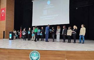 BAÜN’de deprem sonrası gönüllü çalışan personele...