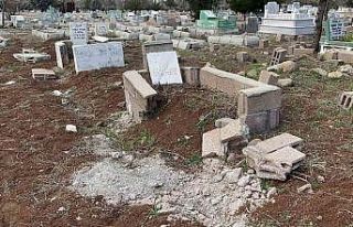 Bebek mezarlıklarında deprem sonrası hasar