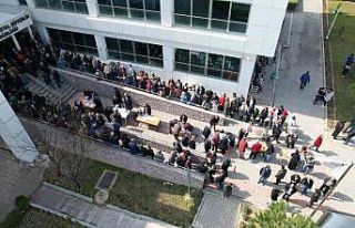 Beklemeye değen kuyruk