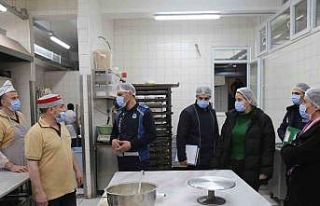 Belediye fırınlarda gramaj ve hijyen denetimi yaptı