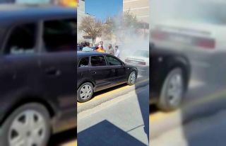 Belediye önünde kendini ateşe verdi: 6 Yaralı