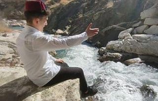 Belgesel izleyenleri ağlattı