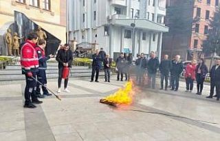 Biga’da Kaymakamlık personeline yangın eğitimi...