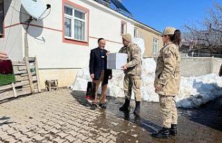 Bingöl’de jandarma ekipleri, deprem bölgesinden...