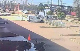 Bisikletle giderken kafasına kamyon kasası çarpan...