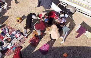 Boğazına yiyecek kaçan depremzede bebeği, gönüllü...