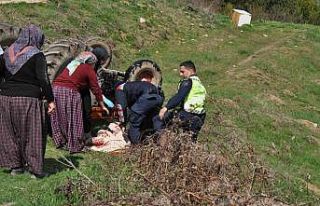 Bolu’da traktör devrildi: Dede öldü, torunu yaralandı