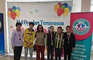 Bozüyük HEM kursiyerleri madalyaları topladı