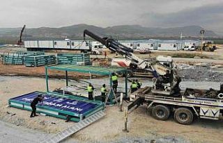 BTSO Geçici Yaşam Merkezi depremzedelerin yaralarını...