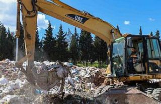 Buca Belediyesinden kaçak molozla mücadele