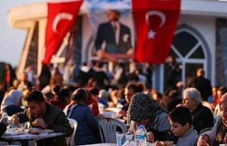 Buca’da ilk iftar sofrası Mevlana Tesisleri’nde...