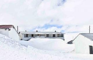 Bülbülan Yaylası kardan kayboldu