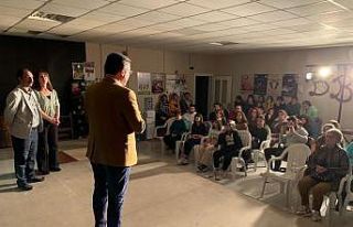 Burhaniye’de dünya tiyatro günü kutlandı