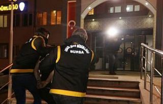 Bursa’da 2 kişiyi öldürdü, cesetlerden birini...