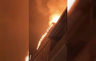 Bursa’da binanın çatısı alev alev yandı, o...