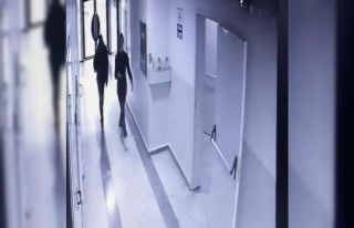 Bursa’da çocuklarını okuldan alarak evine geldi,...