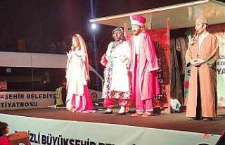 Büyükşehir afetzedelere moral oluyor