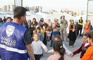 Çadır kentte çocuklara oyunlu terapi