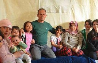 Çadırda yaşayan depremzede aile, yaşadıkları...