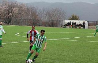 Çameli Belediyespor yenilenen stadında galibiyetle...