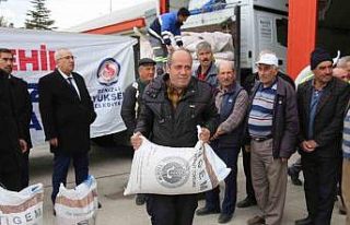 Çamelili çiftçilere tohum desteği sürüyor