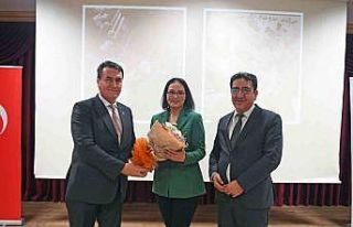 “Çanakkale Destanı” uluslararası lisede anlatıldı