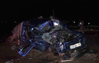 Çarptığı pikabı biçen tır tarlaya uçtu: 1...