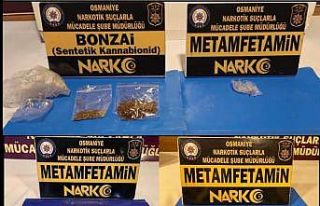 Çikolataların arasına gizlenmiş uyuşturucu bulundu