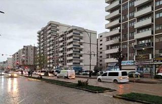 Cizre’de sağanak hayatı olumsuz etkiledi