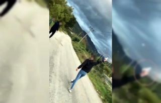 Çocukların tehlikeli eğlencesi kamerada