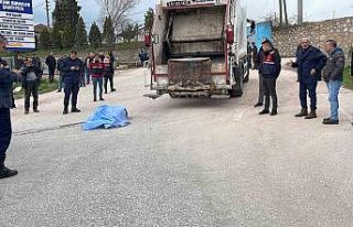 Çöp kamyonun çarptığı adam hayatını kaybetti