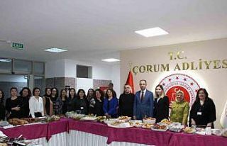 Çorum Adliyesi çalışanları depremzedeler için...