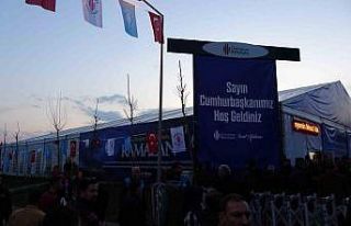 Cumhurbaşkanı Erdoğan ilk iftarını depremzedelerle...