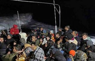 Datça’da 59 düzensiz göçmen kurtardı