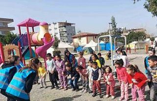 Denizli Büyükşehir depremin yaralarını sarmaya...