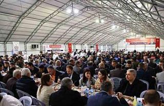 Denizlili binlerce vatandaş ilk iftar sofrasında...