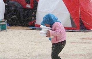 Deprem bölgesi Hatay’da sağanak yağış ve fırtına...