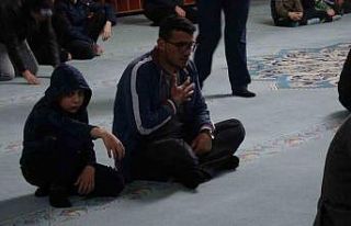 Deprem bölgesi Kilis’te ilk teravih namazına yoğun...