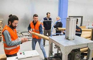 Deprem bölgesinde Japon ‘karton bölme sistemi’...