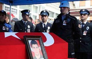 Deprem bölgesinde şehit olan polis memuru Rize’de...